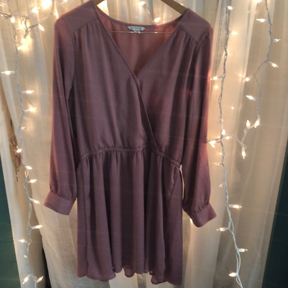 V neck mauve American Eagle dress - Picture 2 of 4